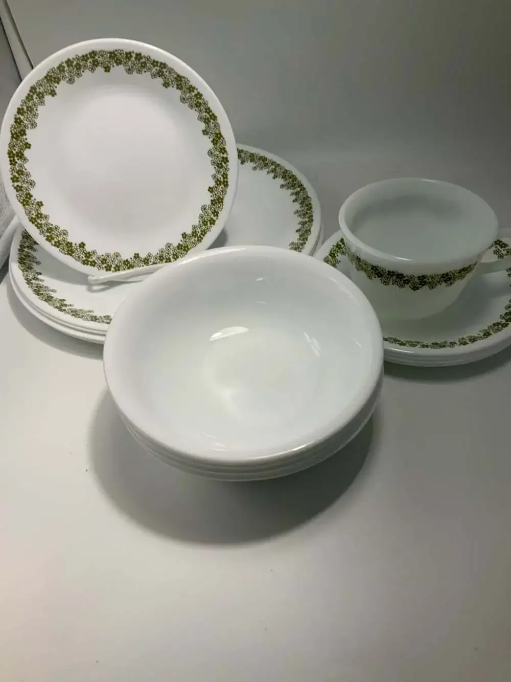 Vintage Corelle Spring Blossom Crazy Daisy Dinnerware Set Plates Bowls Cups